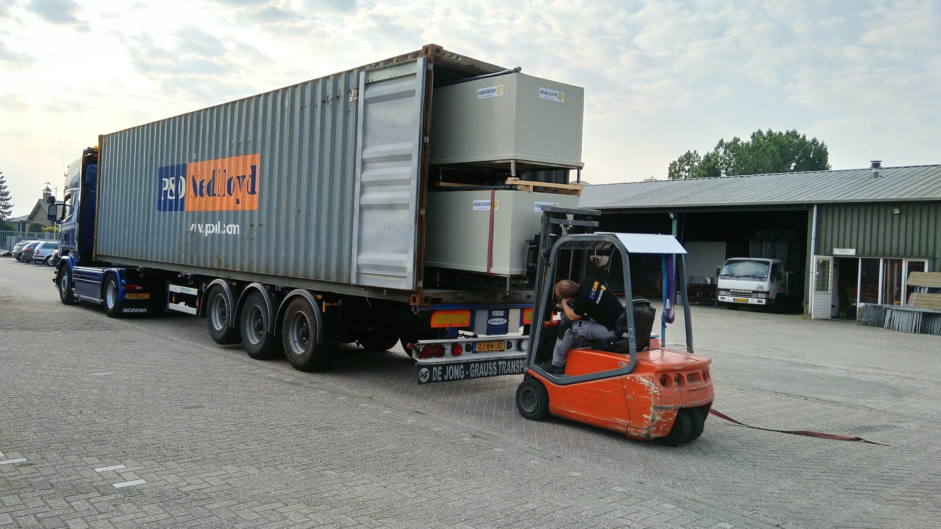 Another Plug and Play African catfish hatchery shipped out Aquaculture ID